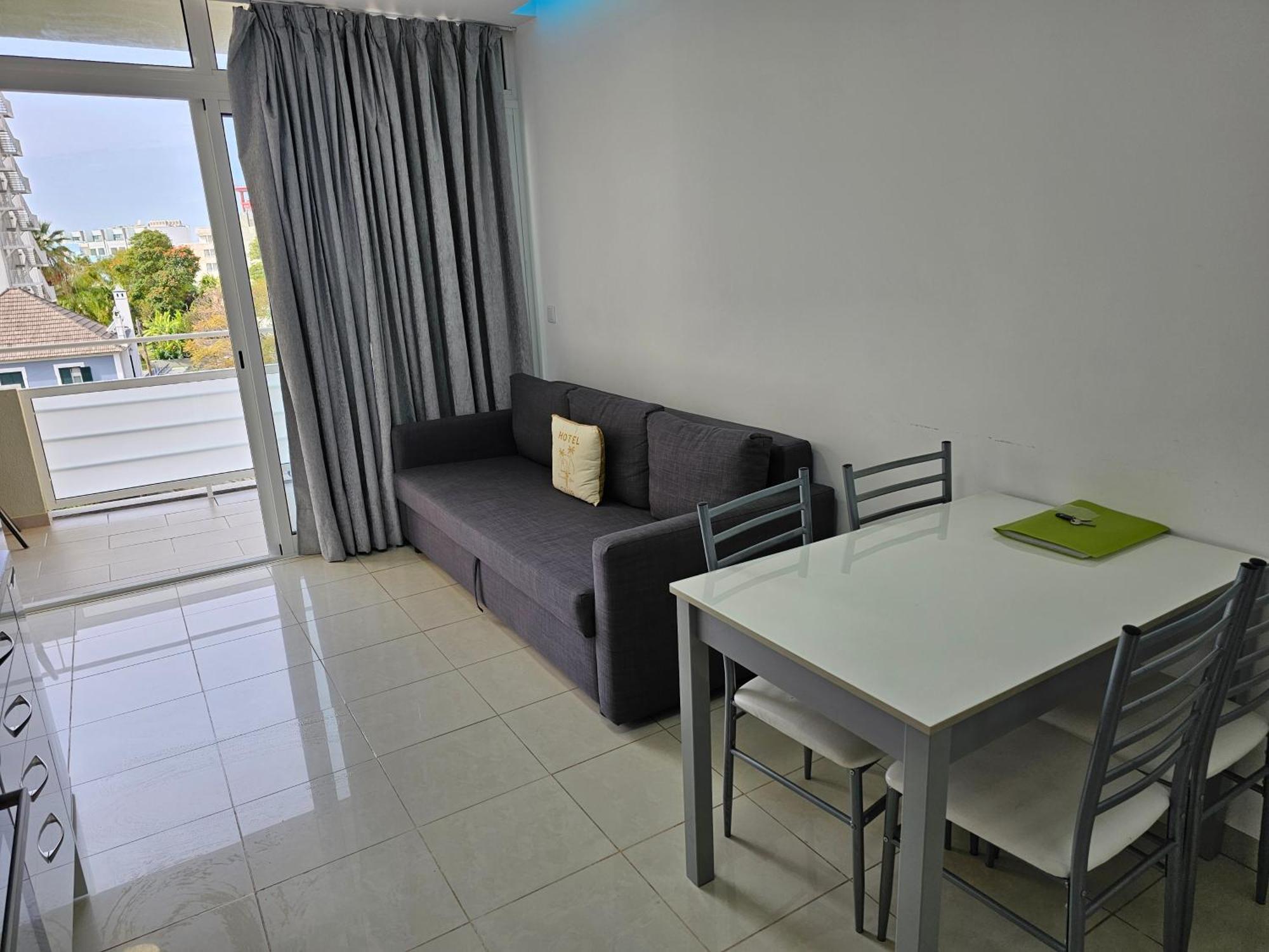 Apartamentos Navio Azul Фуншал Номер фото